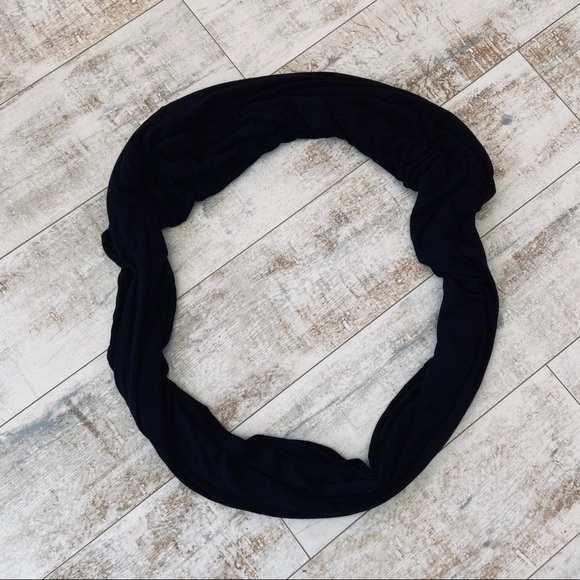 Designer Jully Kang black infinity scarf - Picture 2 of 8